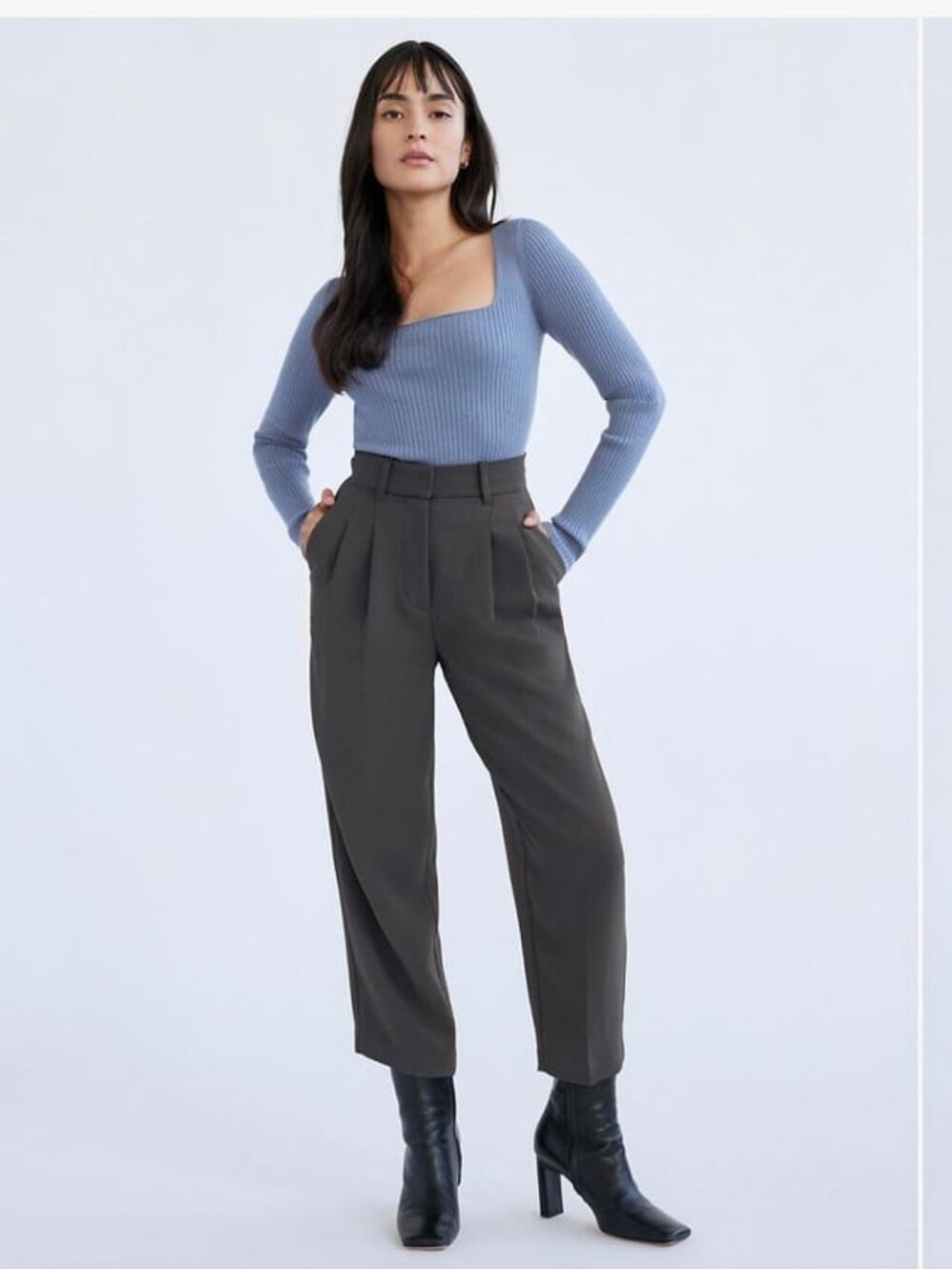 Aritzia The Effortless Carrot Pant in Charcoal, size 0